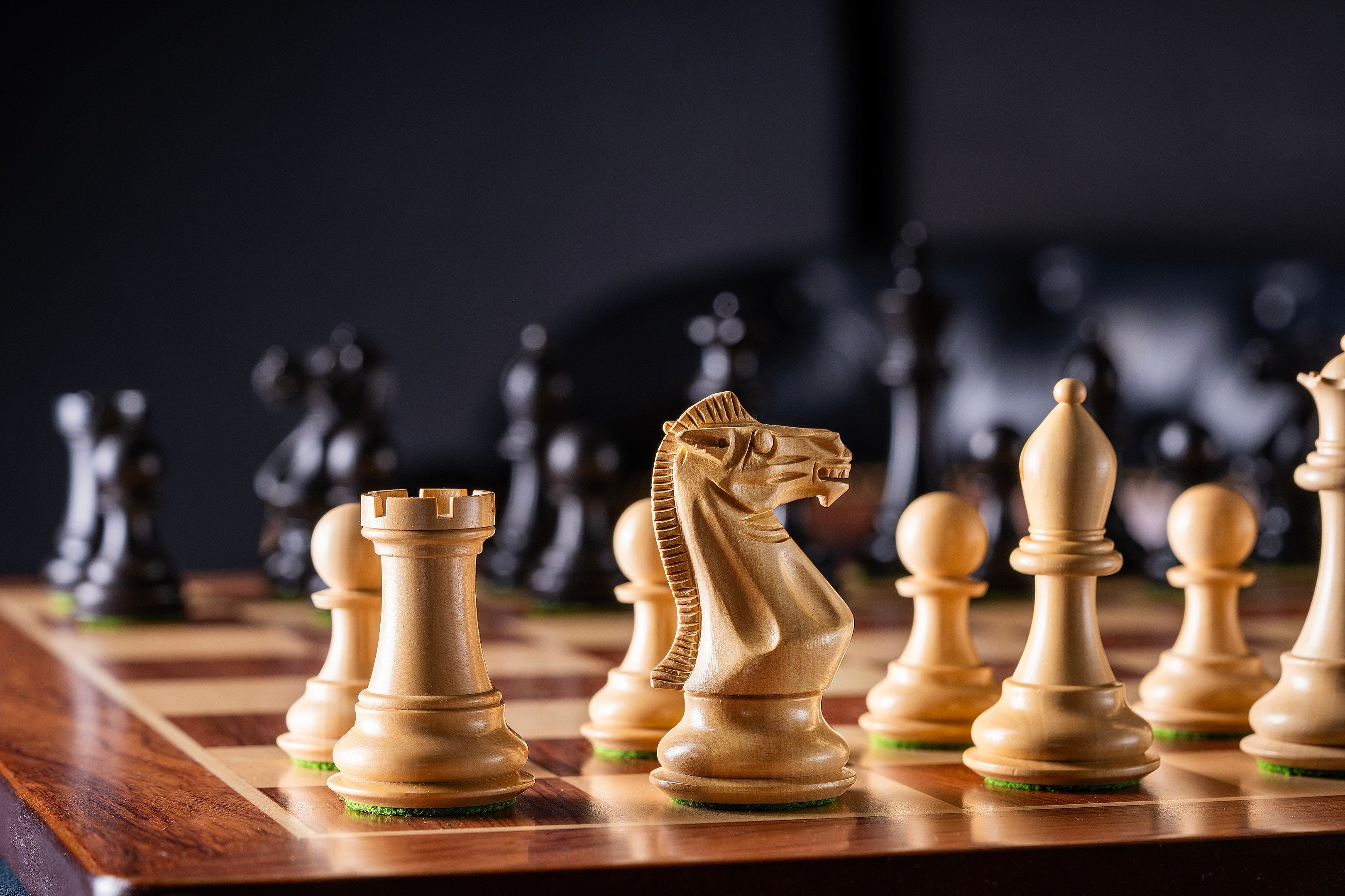 Reykjavik 3.5 Inch Chess Pieces – Acacia & Boxwood