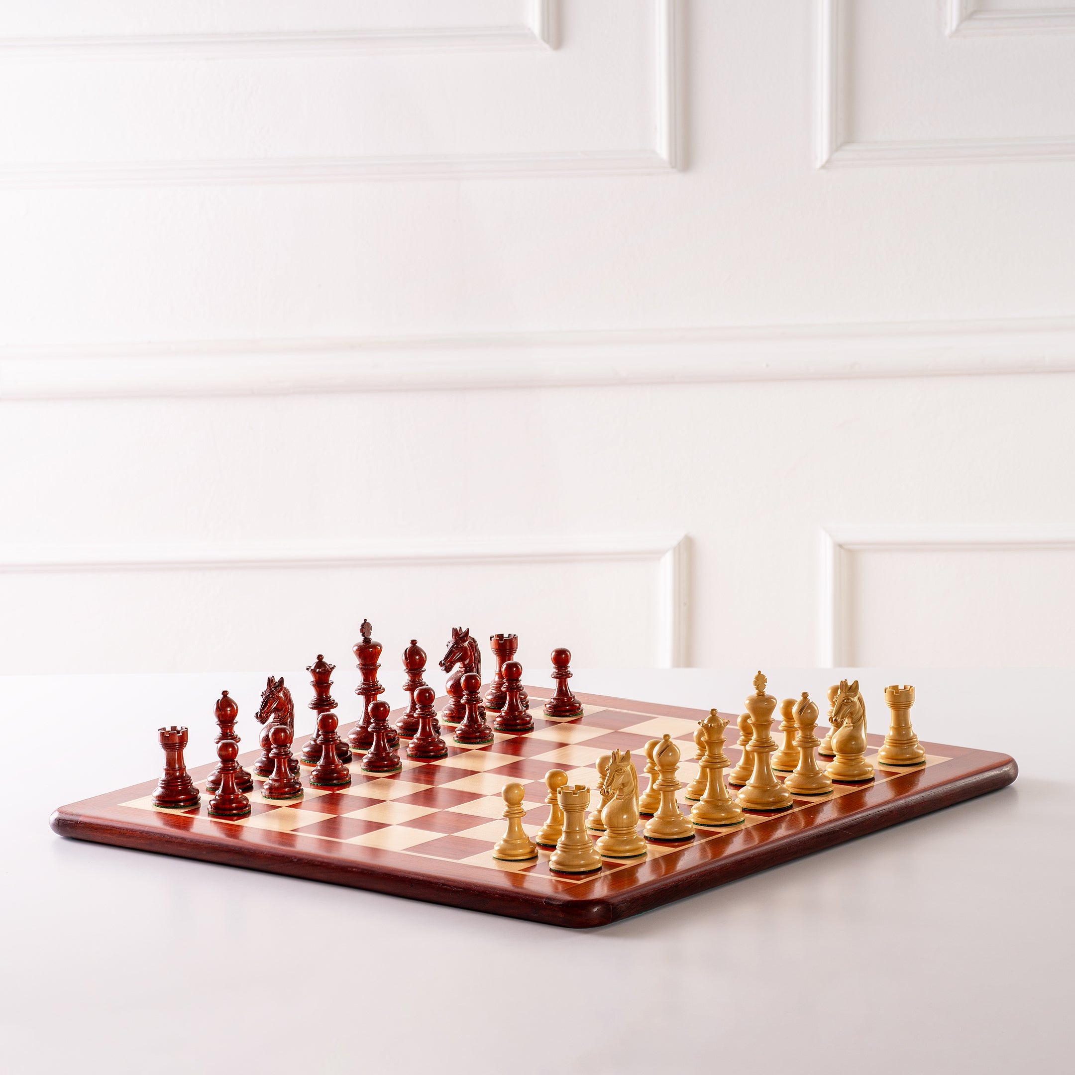 Redwood & Beechwood Solid Chess Board 22.8″ – Without Notation