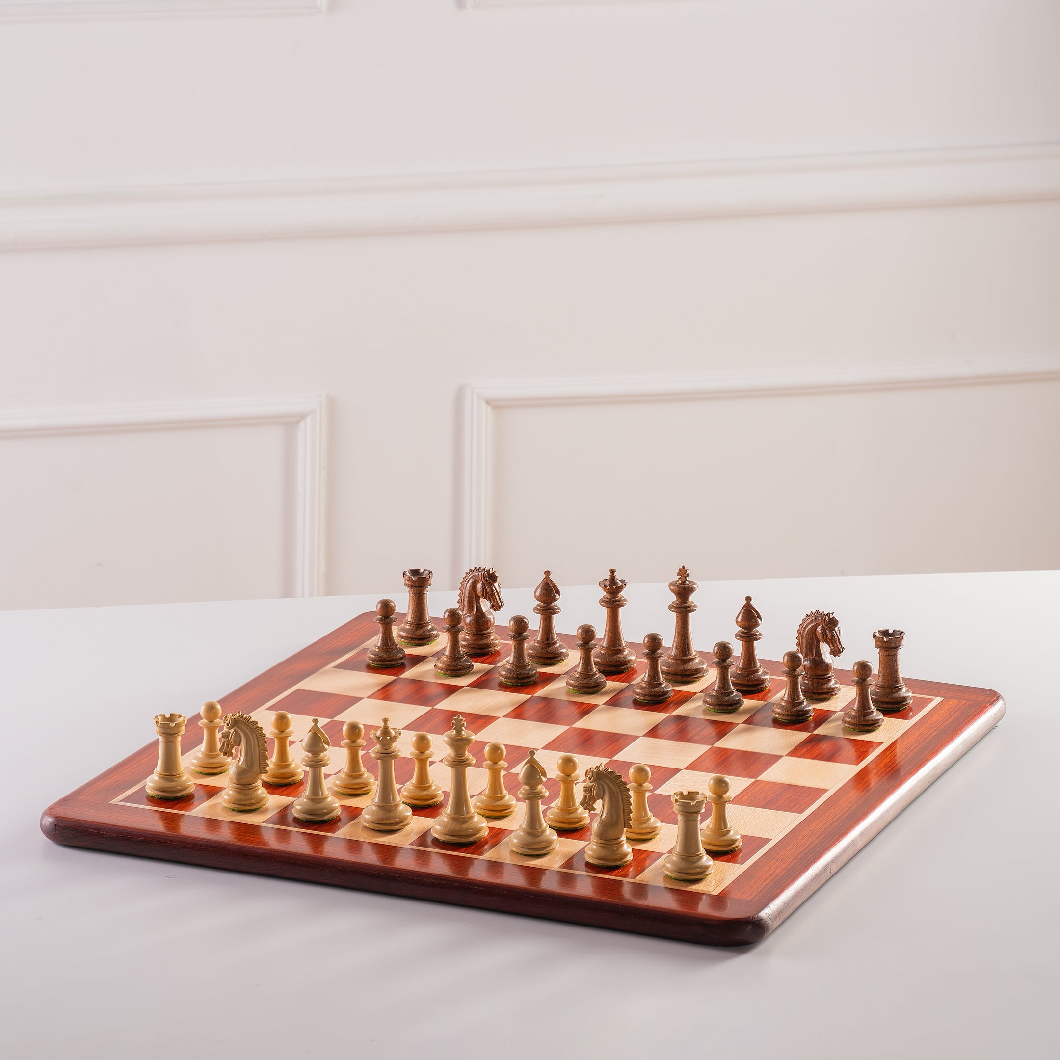 Redwood & Beechwood Solid Chess Board 22.8″ – Without Notation