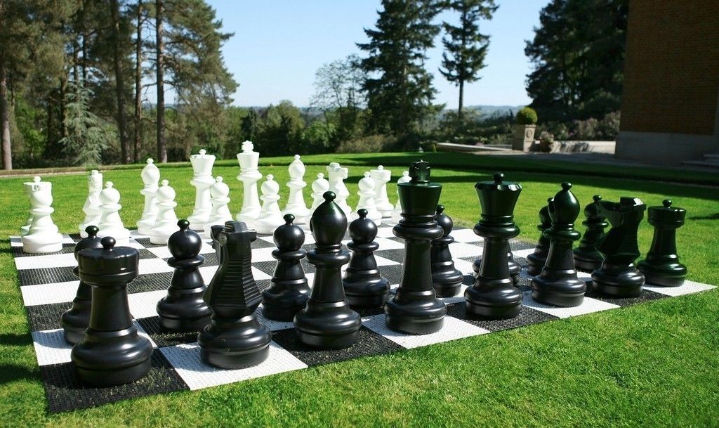 Giant Garden Chess Set with Plastic Board 25 in King
